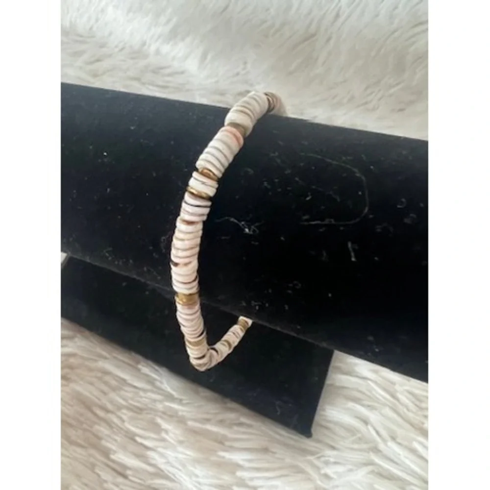 Handmade Shell Heishi Bead Bracelet Unisex 7.5